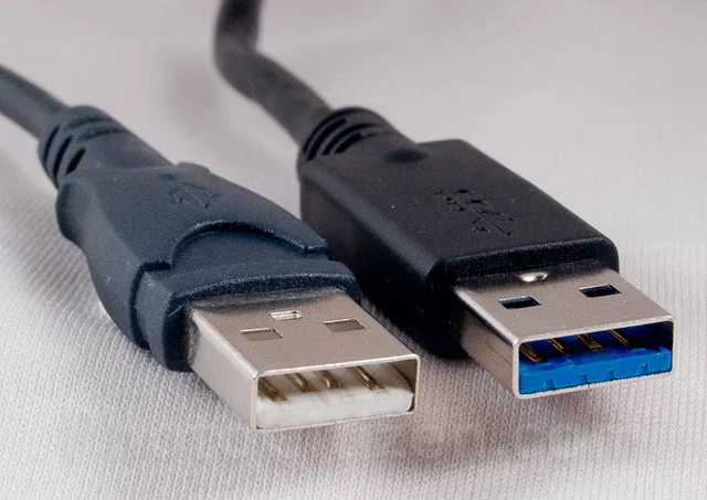 Phân biệt USB 2.0 và USB 3.0